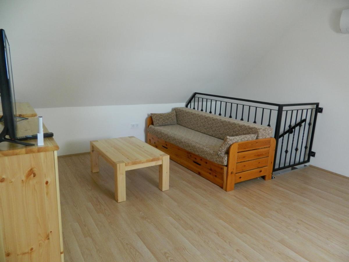 Família-Pelso apartmanház Zamárdi Esterno foto