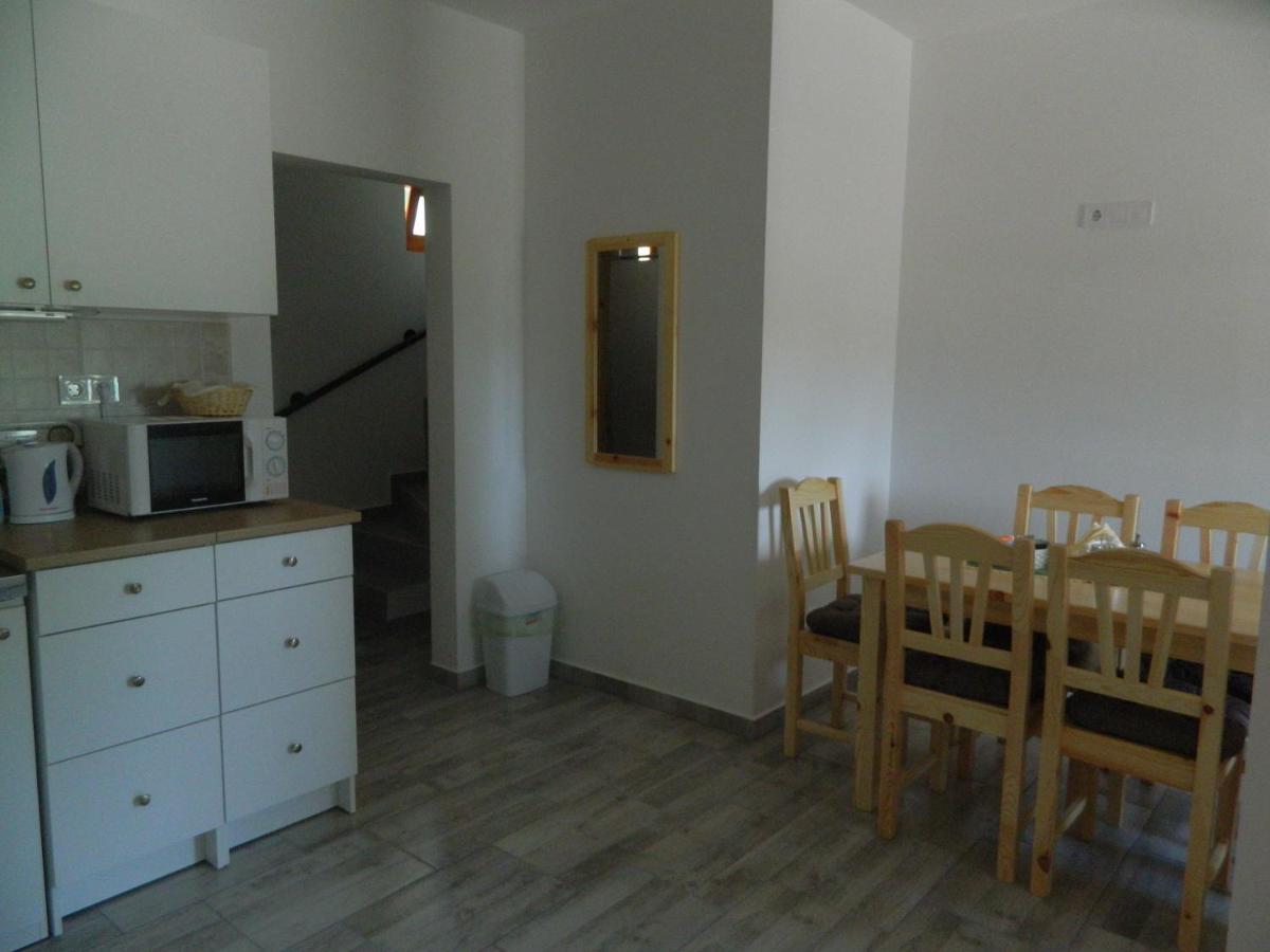 Família-Pelso apartmanház Zamárdi Esterno foto