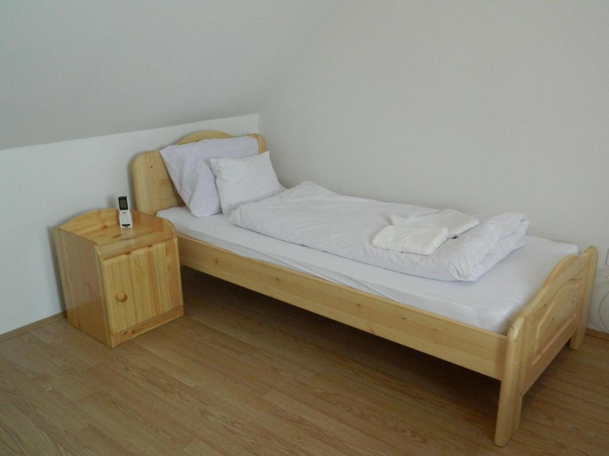 Família-Pelso apartmanház Zamárdi Esterno foto