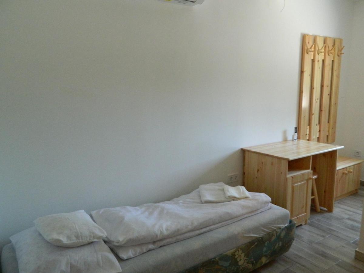 Família-Pelso apartmanház Zamárdi Esterno foto