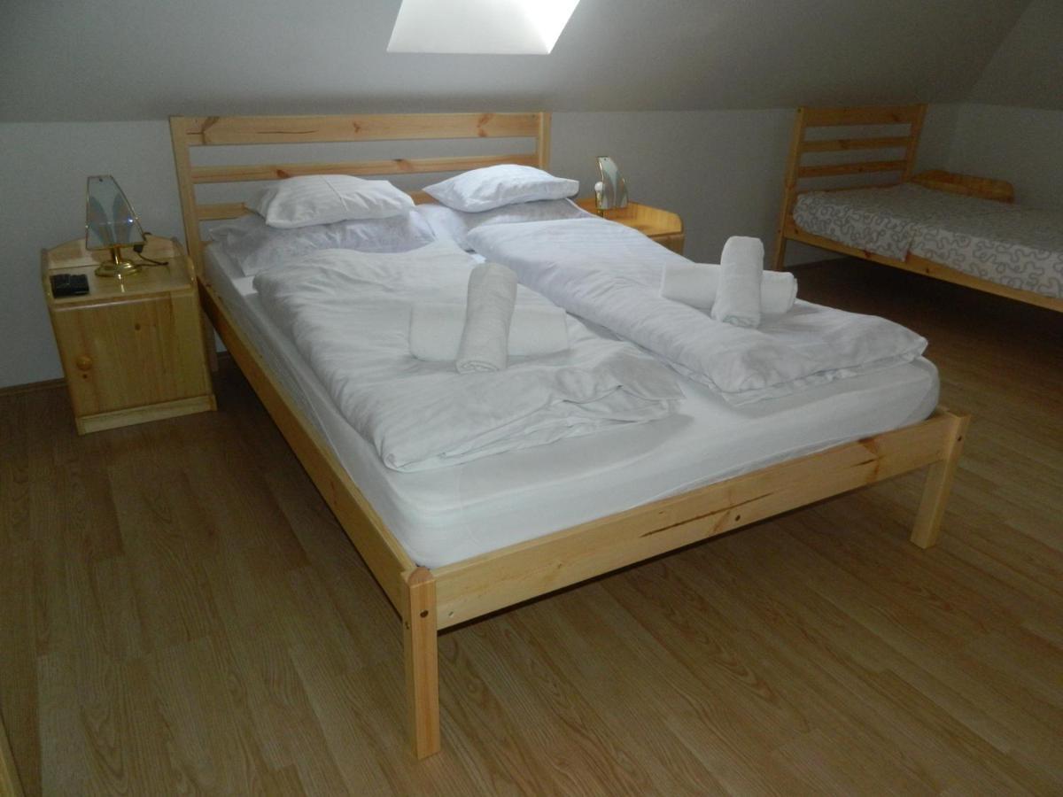 Família-Pelso apartmanház Zamárdi Esterno foto
