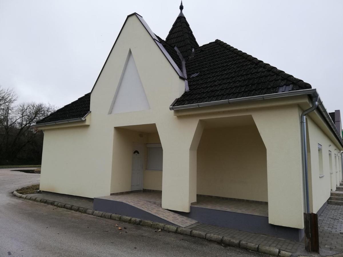 Família-Pelso apartmanház Zamárdi Esterno foto